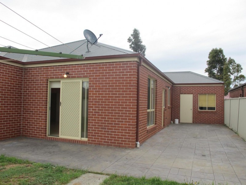 52 Naracoorte Drive, Caroline Springs VIC 3023