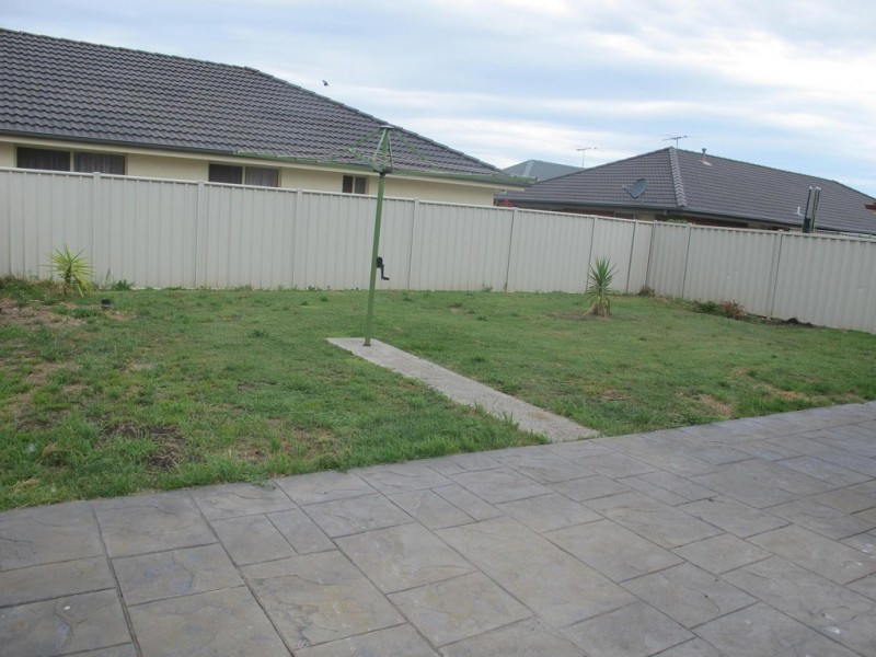 52 Naracoorte Drive, Caroline Springs VIC 3023