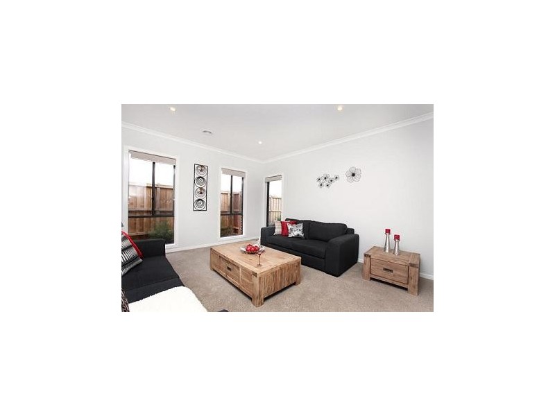 10 Belmont Court, Taylors Hill VIC 3037