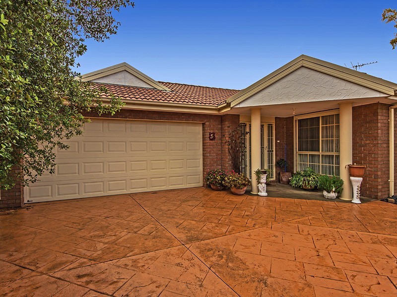 5 Brookside Crt, Caroline Springs VIC 3023