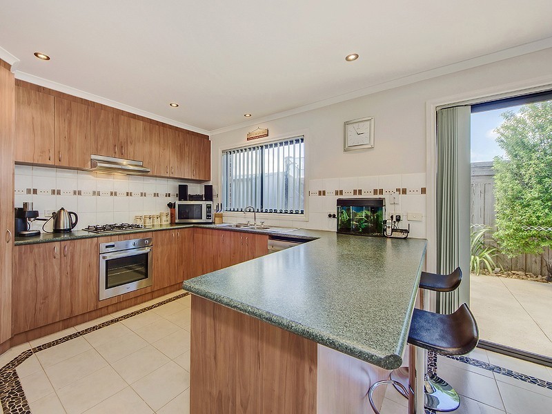 2/5 Sayvel Close, Hillside VIC 3037