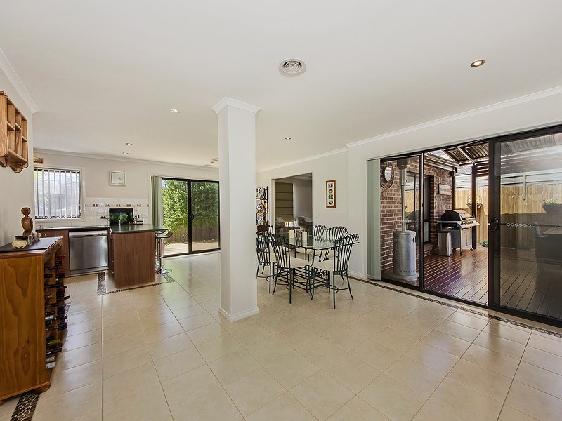 2/5 Sayvel Close, Hillside VIC 3037