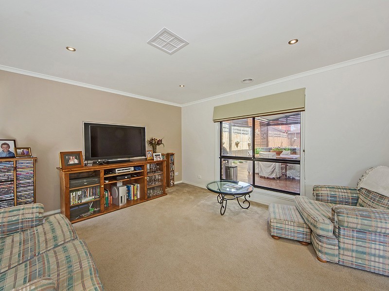 2/5 Sayvel Close, Hillside VIC 3037
