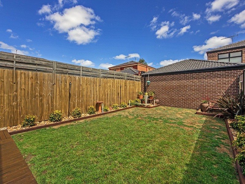 2/5 Sayvel Close, Hillside VIC 3037