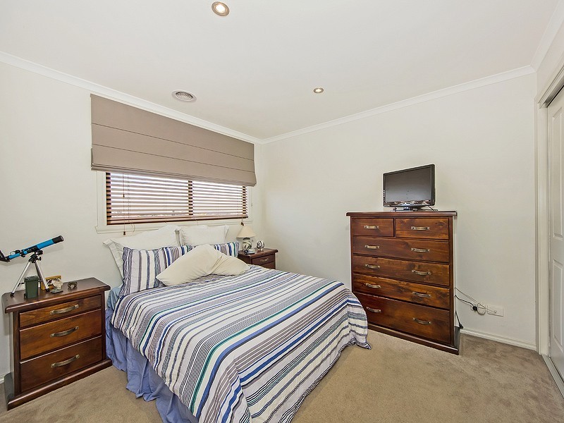2/5 Sayvel Close, Hillside VIC 3037