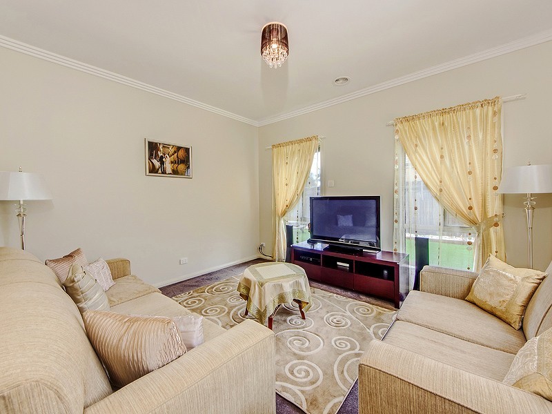 104 George St, Taylors Hill VIC 3037