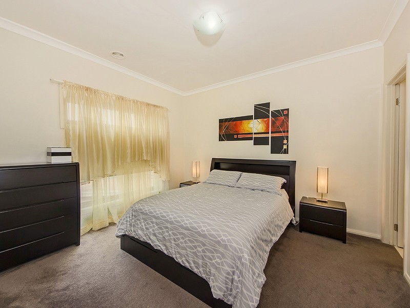 104 George St, Taylors Hill VIC 3037