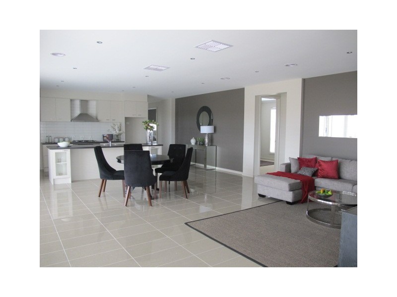 211 Bulmans Rd, Melton West VIC 3337