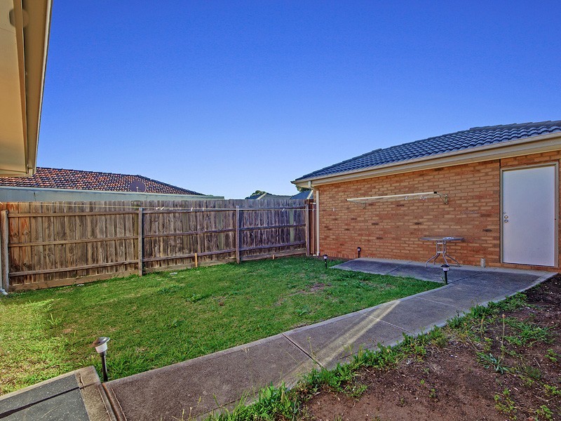 2/49 Carrington St, Sydenham VIC 3037
