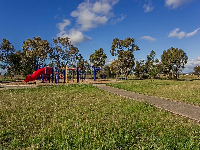 2/49 Carrington St, Sydenham VIC 3037