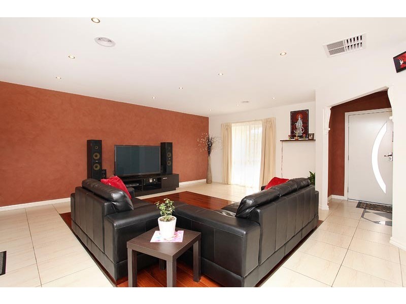 20 Jacaranda Dve, Taylors Hill VIC 3037