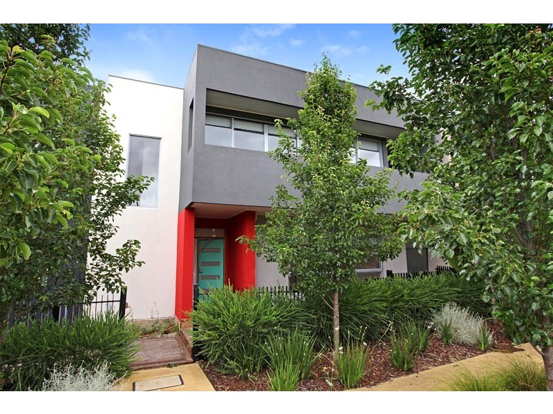 9 Coppin Lane, Caroline Springs VIC 3023