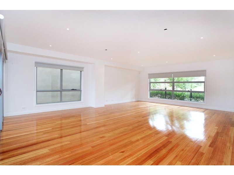 9 Coppin Lane, Caroline Springs VIC 3023