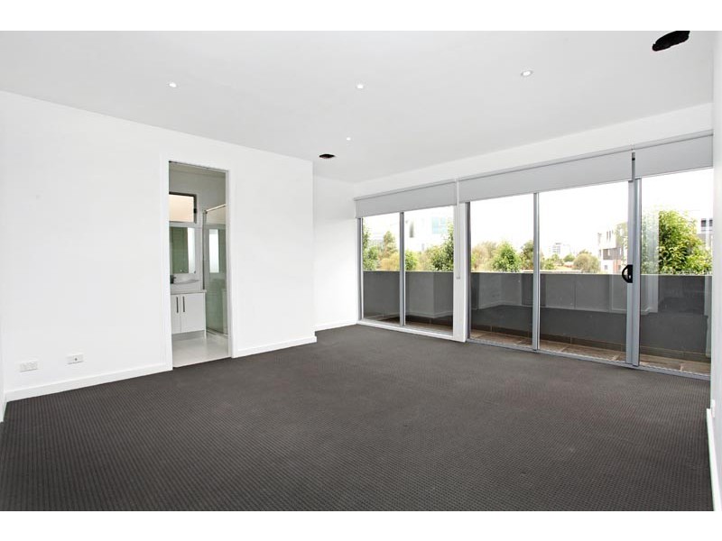 9 Coppin Lane, Caroline Springs VIC 3023