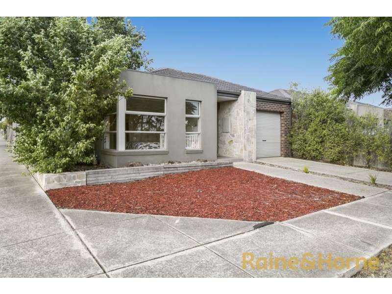 1 Garnet Way, Taylors Hill VIC 3037