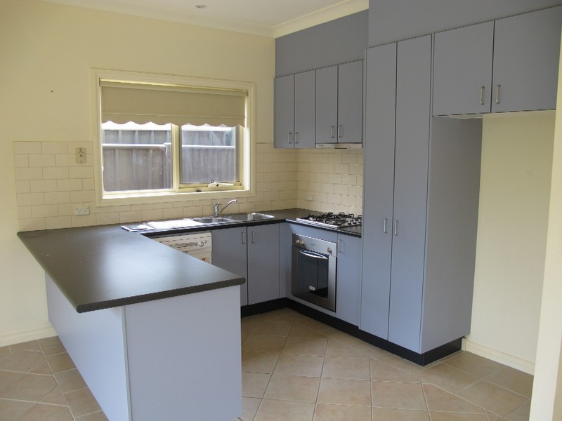 24 Dickerson Way, Caroline Springs VIC 3023