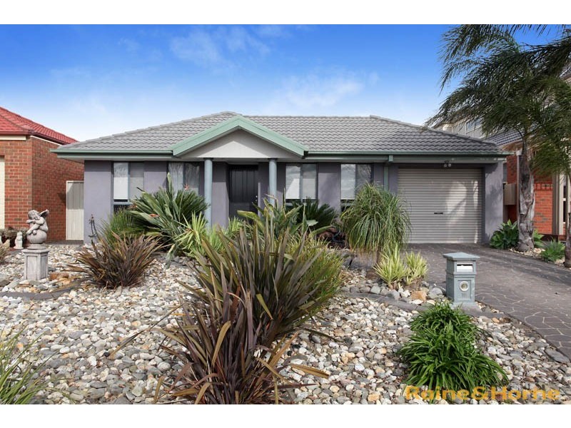 13 Nullarbor Place, Caroline Springs VIC 3023