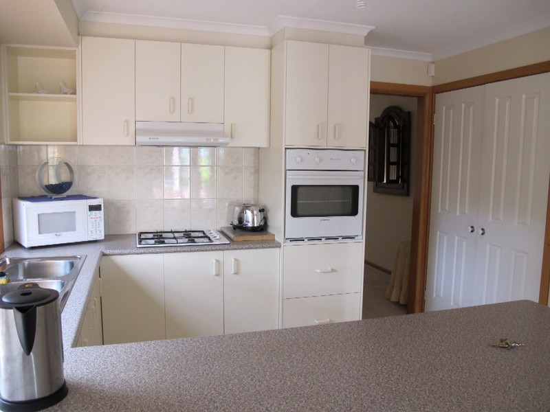 2 Kitson Court, Altona Meadows VIC 3028