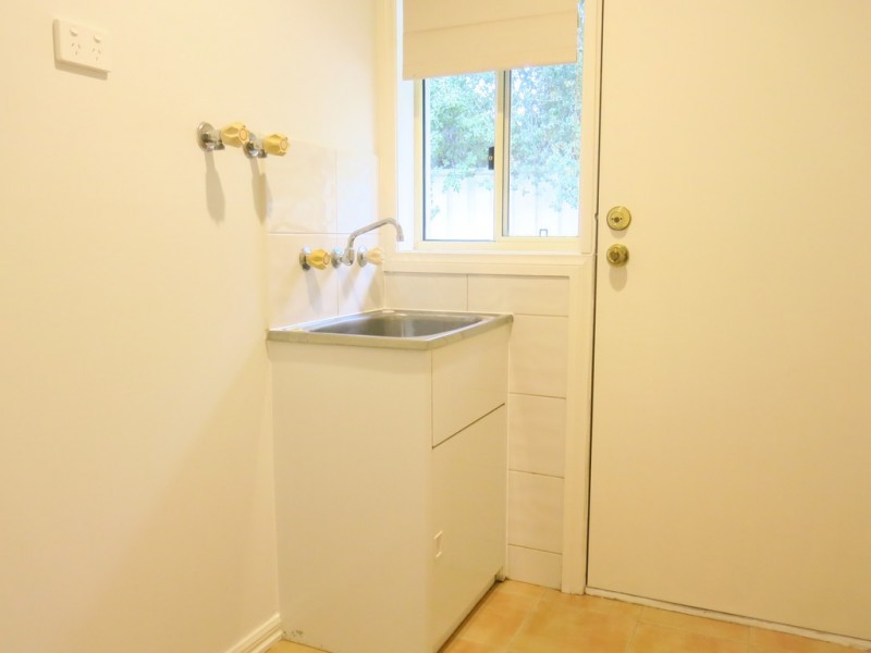 3 Cobblestone Green, Caroline Springs VIC 3023