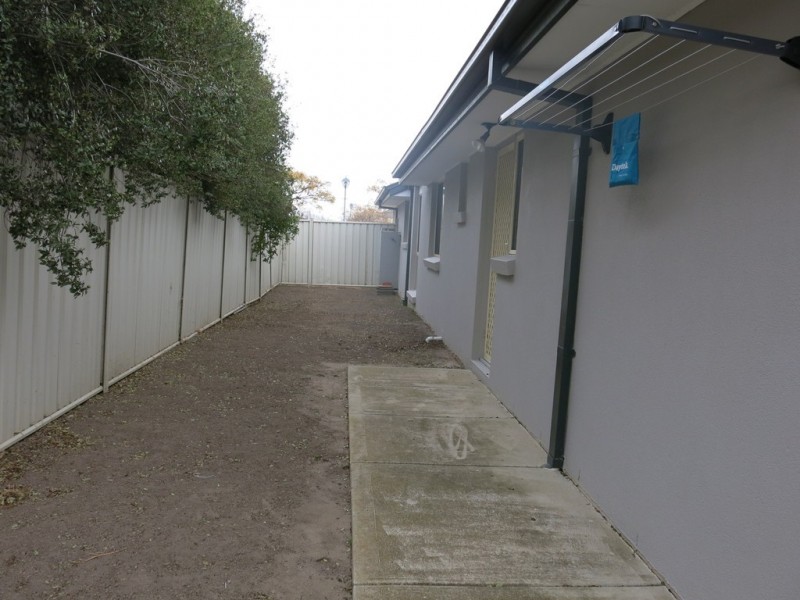 3 Cobblestone Green, Caroline Springs VIC 3023