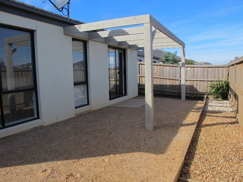 11 Giverny Close, Burnside Heights VIC 3023