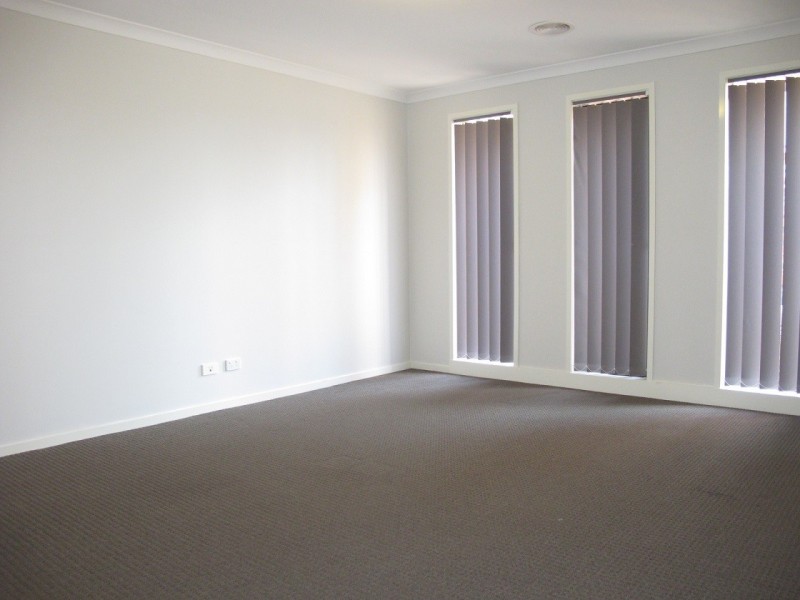 16 Leuca Avenue, Brookfield VIC 3338