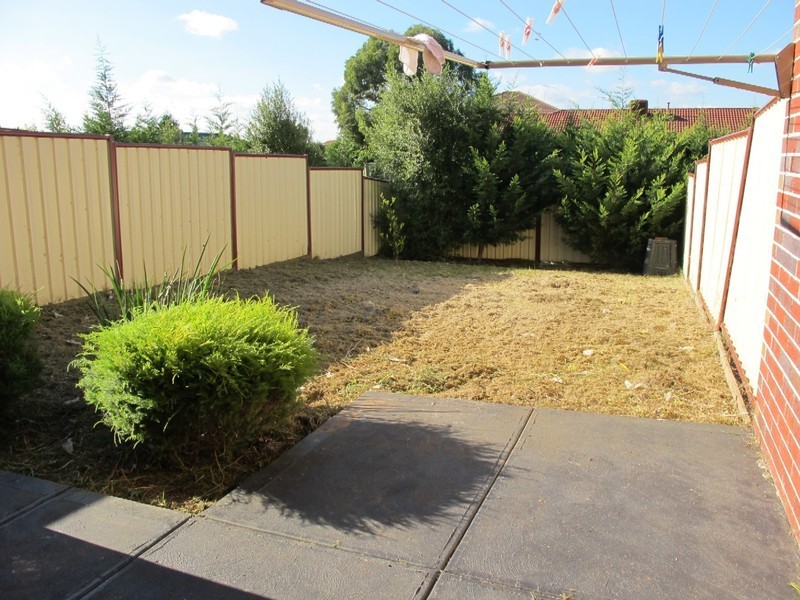 2B Orchid Square, Sydenham VIC 3037