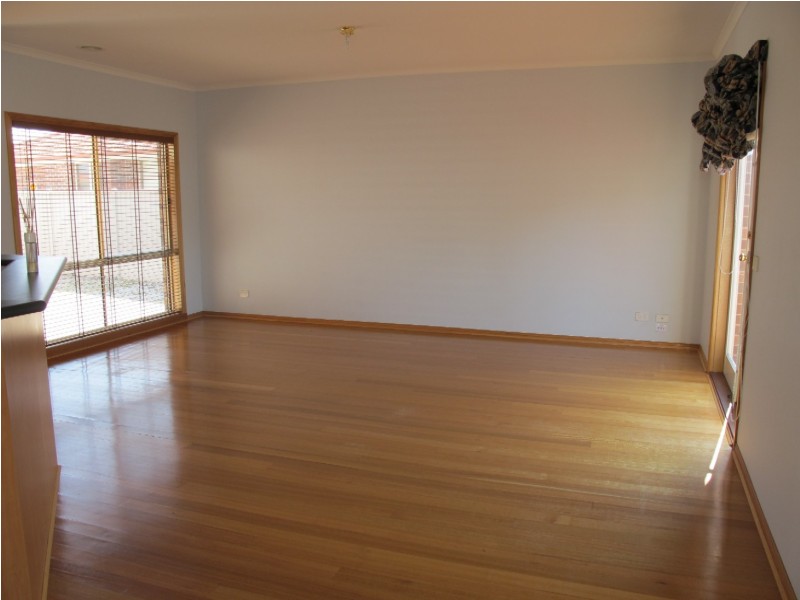 38 Wyperfeld Circuit, Caroline Springs VIC 3023