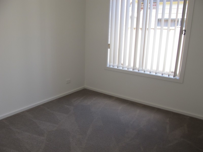 28/40 McCubbin Way, Caroline Springs VIC 3023