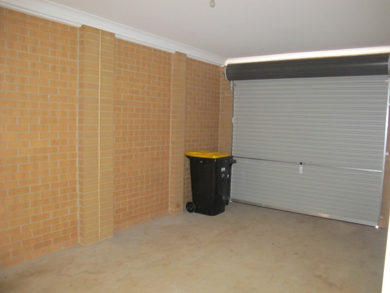 28/40 McCubbin Way, Caroline Springs VIC 3023