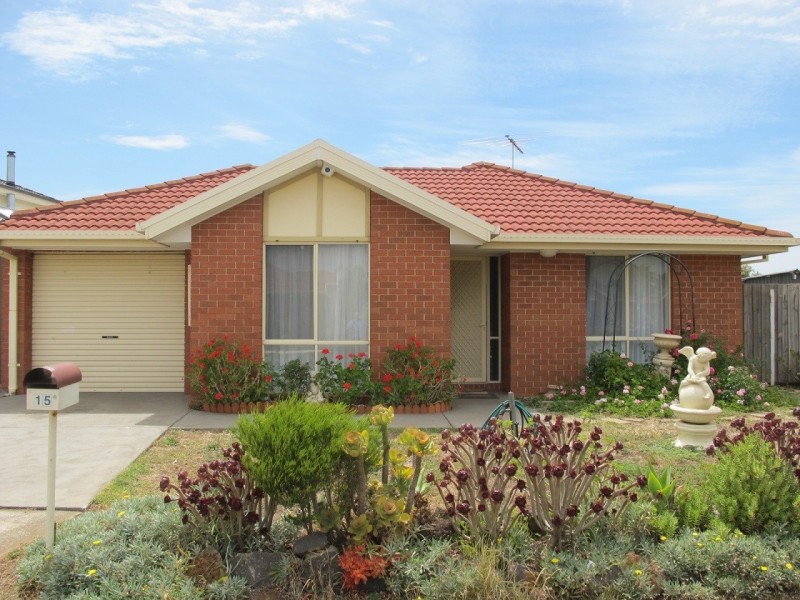 15 Santolin Drive, Hillside VIC 3037