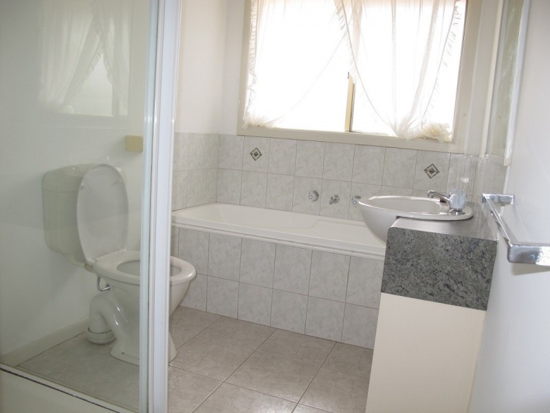 15 Santolin Drive, Hillside VIC 3037