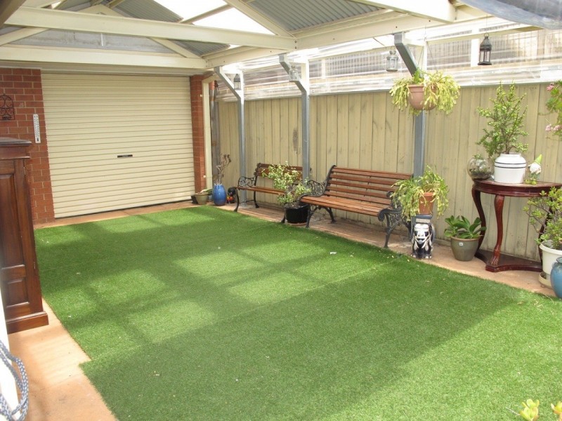 15 Santolin Drive, Hillside VIC 3037