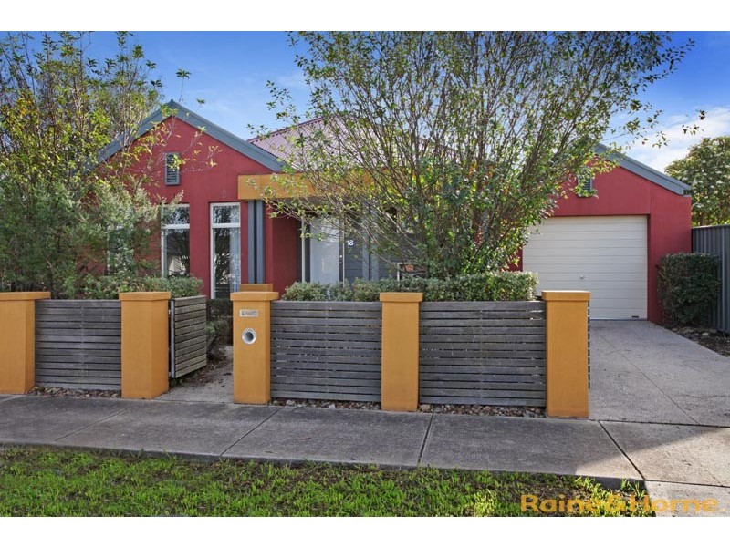 18 Cassan Way, Caroline Springs VIC 3023