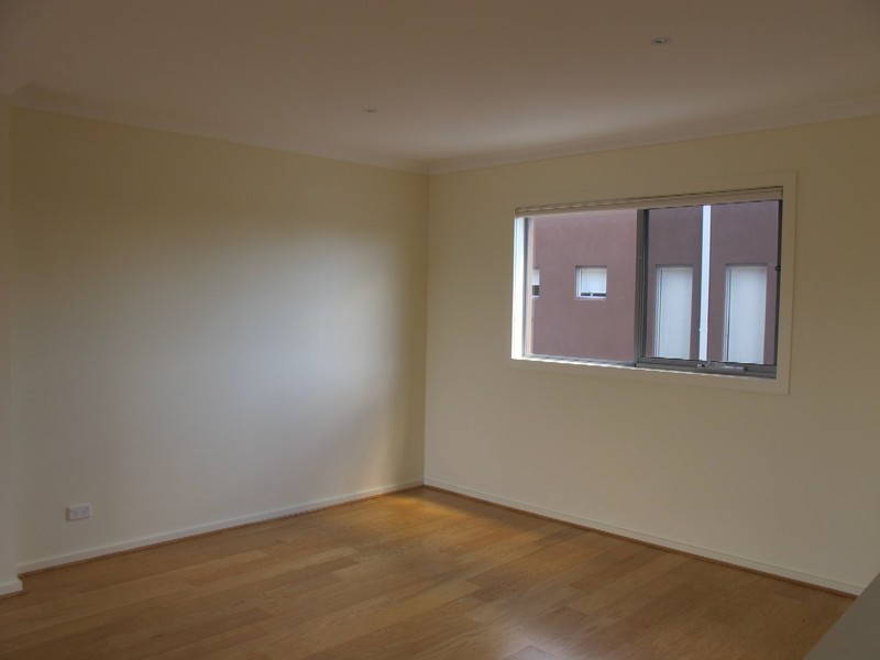 8 Kai Close, Caroline Springs VIC 3023