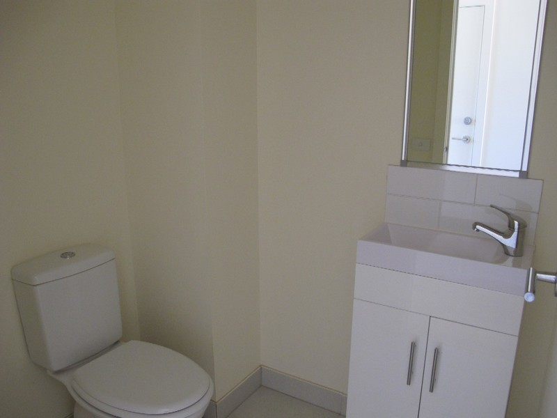 8 Kai Close, Caroline Springs VIC 3023