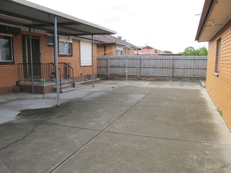 34 Emily Street, St Albans VIC 3021
