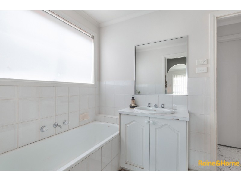18 Billungah Place, Burnside VIC 3023
