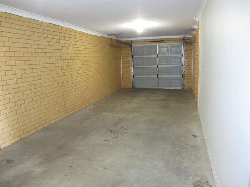 1/8 Sherdley Green, Caroline Springs VIC 3023