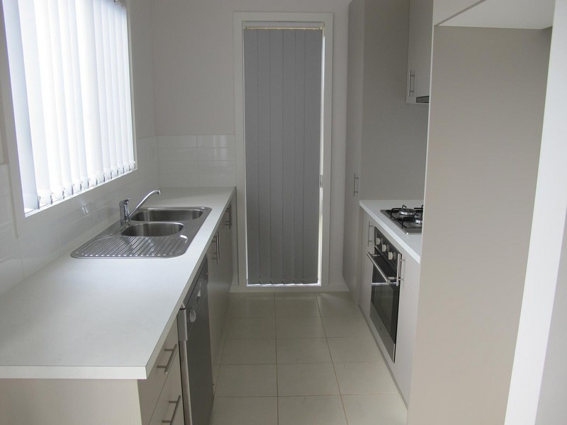 22/40 McCubbin Way, Caroline Springs VIC 3023