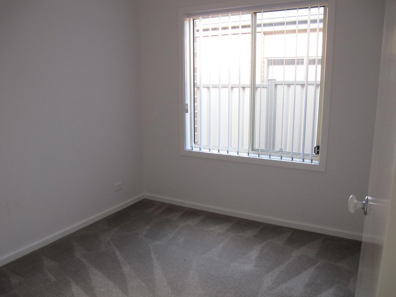 22/40 McCubbin Way, Caroline Springs VIC 3023