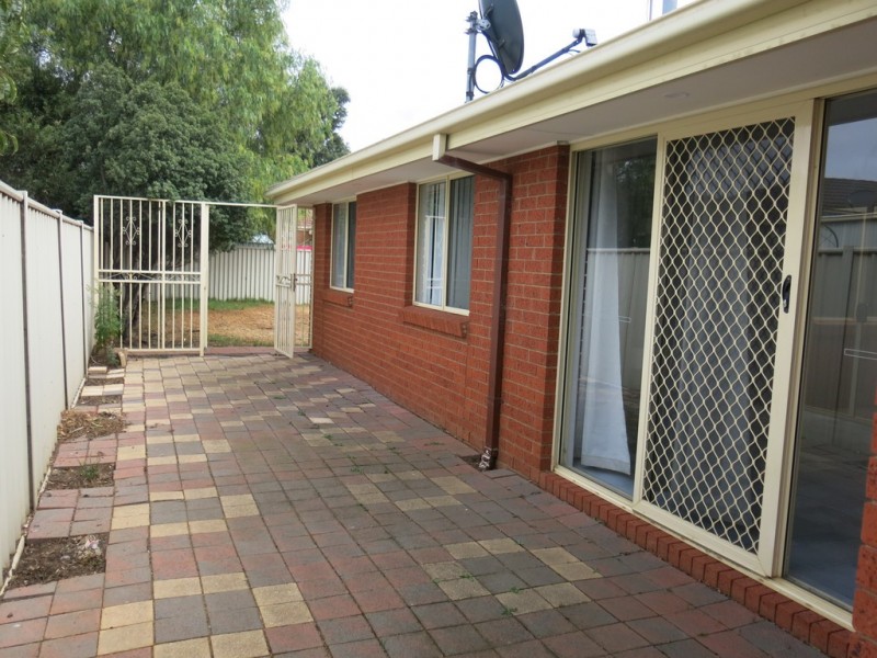 14 Wyperfeld Circuit, Caroline Springs VIC 3023