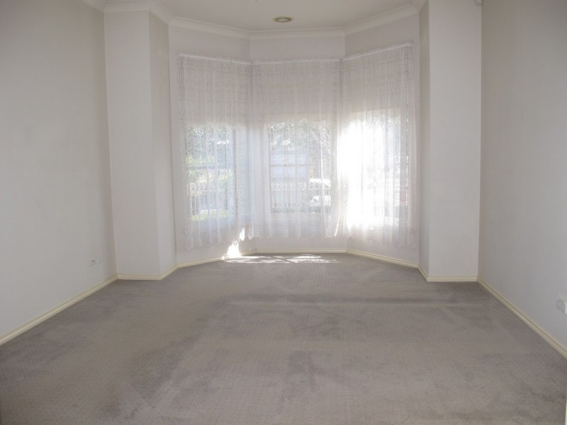 4 Franklin Place, Caroline Springs VIC 3023