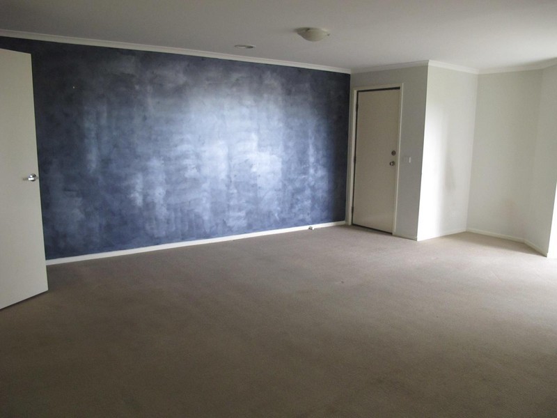 5/8 Sherdley Green, Caroline Springs VIC 3023