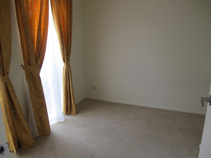 8 COOGEE DRIVE, Taylors Hill VIC 3037