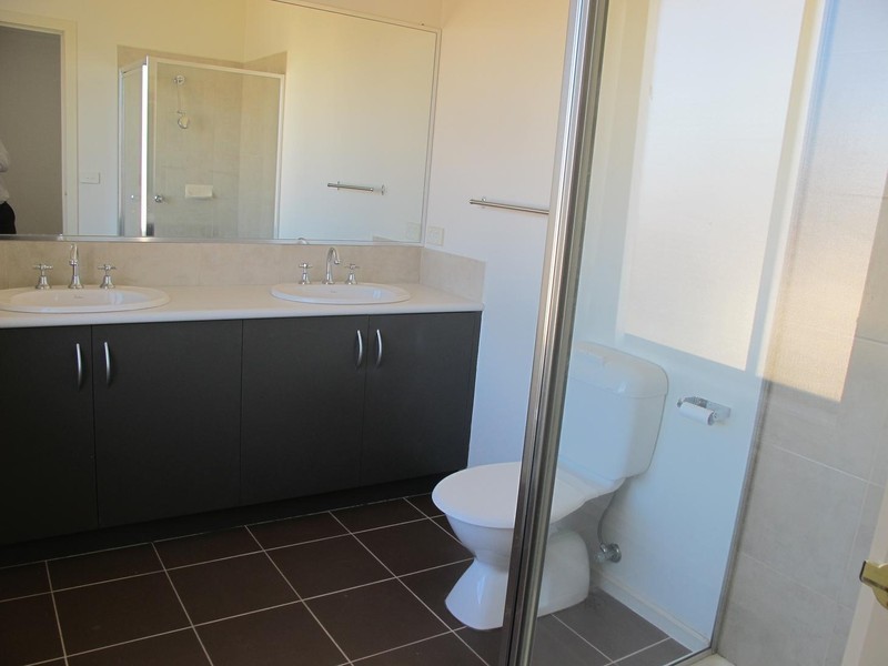 29 Menzies Drive, Burnside Heights VIC 3023