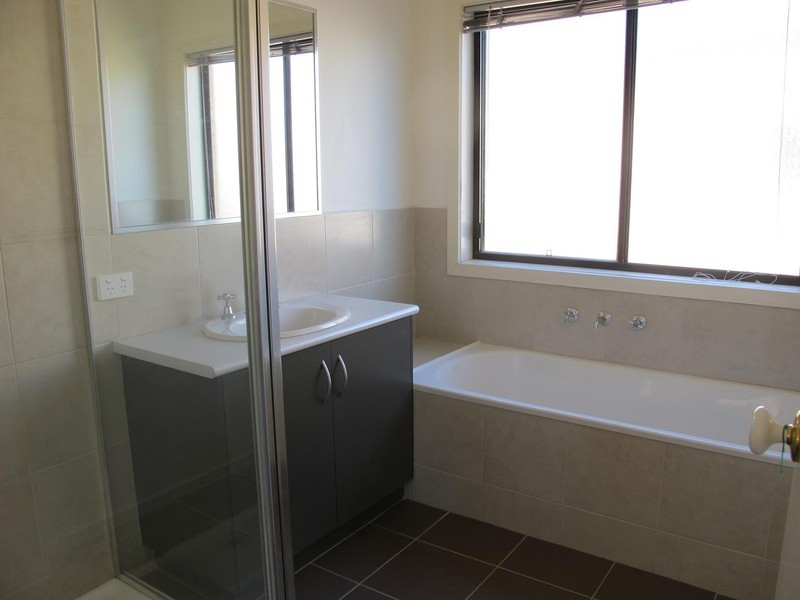 29 Menzies Drive, Burnside Heights VIC 3023