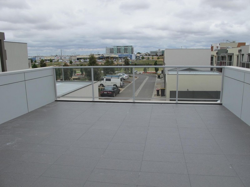 147 The Esplanade, Caroline Springs VIC 3023