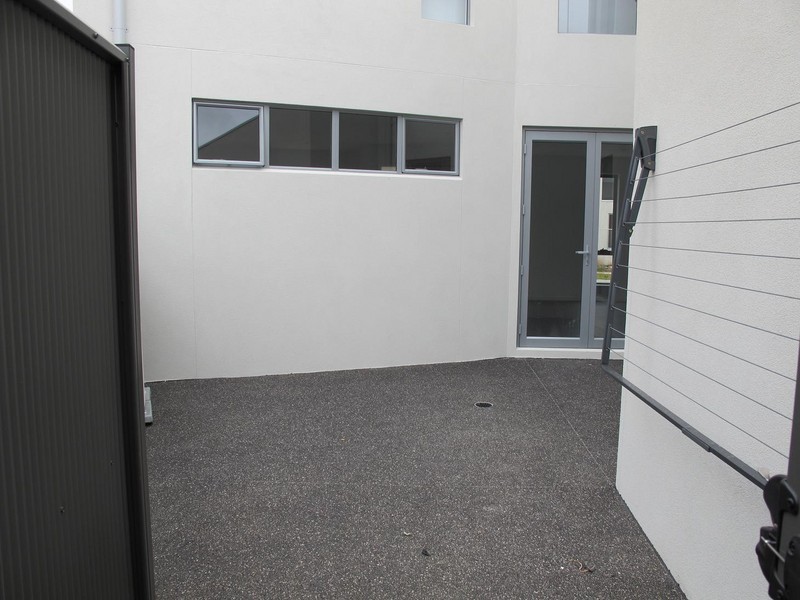 147 The Esplanade, Caroline Springs VIC 3023