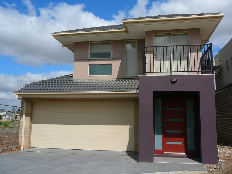 33 Arroyo Place, Caroline Springs VIC 3023